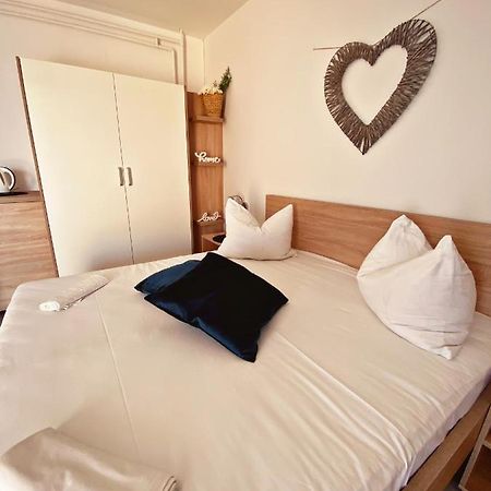 The Manzoni Family 3 Hotel Punat Exterior photo